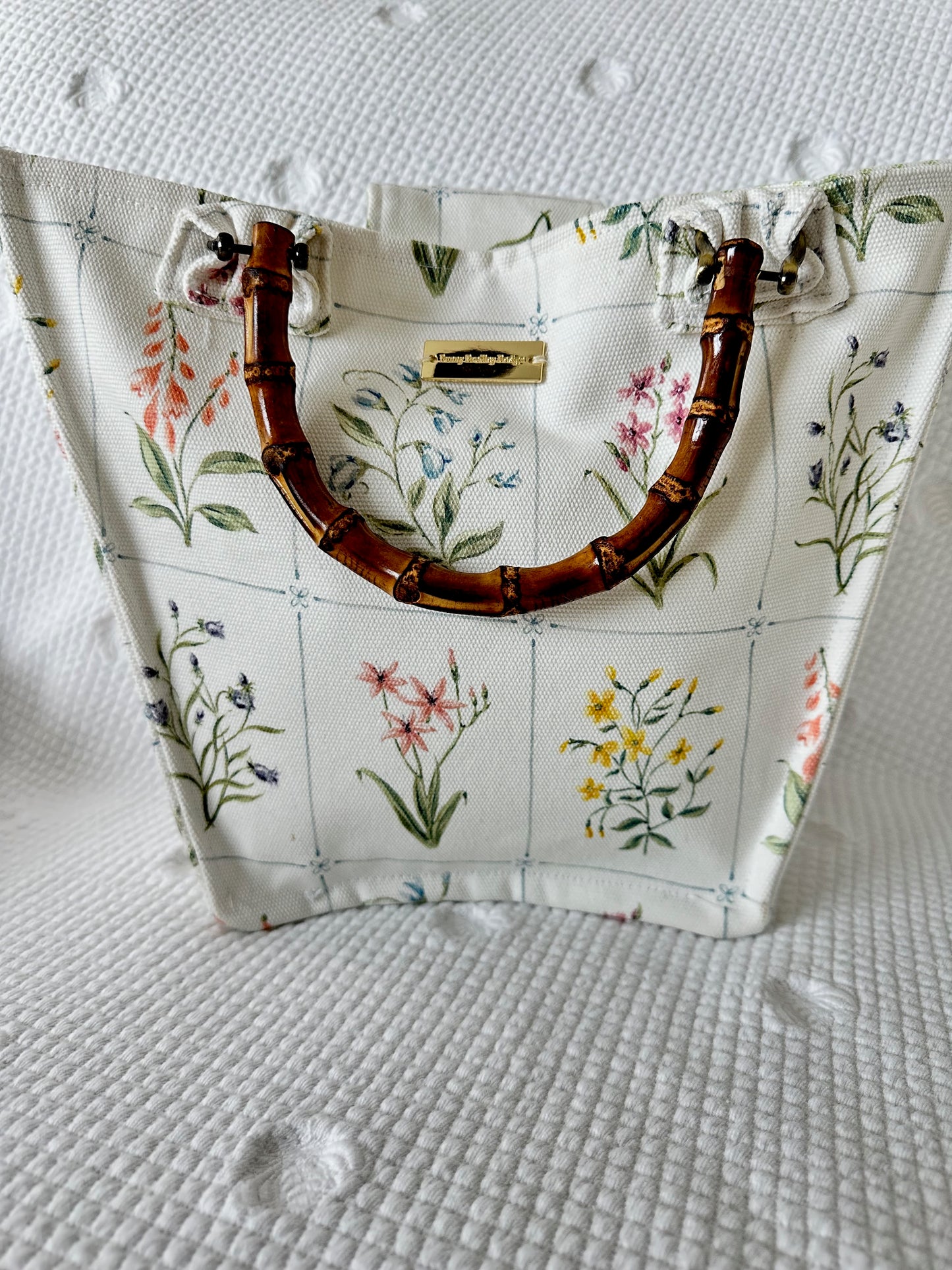 Betty Bucket Bag